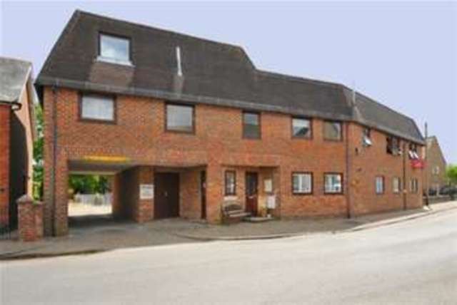  Image of 1 bedroom Flat to rent in Ashfield Road Midhurst GU29 at Midhurst, GU29 9JX