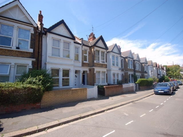  Image of 3 bedroom Terraced house to rent in Midland Terrace London NW10 at Willesden Junction Willesden Junction, NW10 6DR