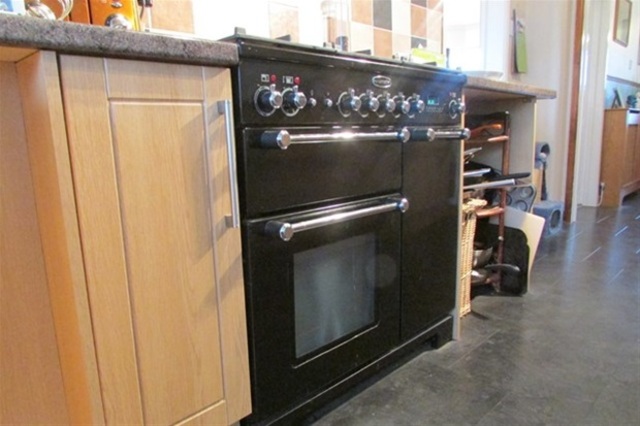  Image of 5 bedroom Semi-Detached house for sale in Mildred Road Walton Street BA16 at Street, BA16 9QR