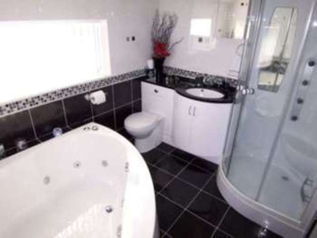  Image of 5 bedroom Detached house to rent in Millbrook Close Thurston Skelmersdale WN8 at Millbrook Close  Skelmersdale, WN8 8QS