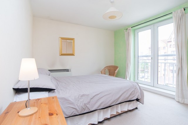  Image of 2 bedroom Flat for sale in Millennium Drive London E14 at Docklands, E14 3GJ
