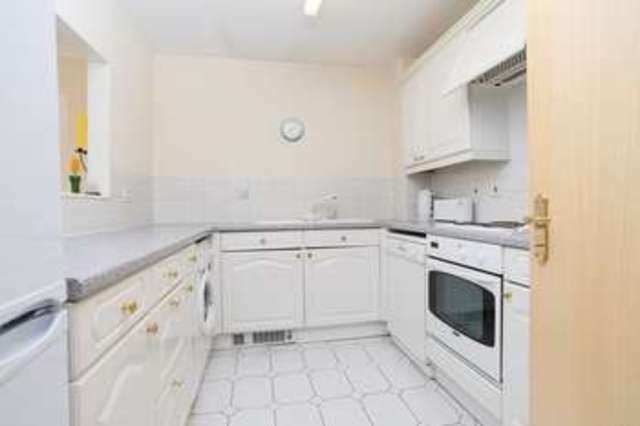  Image of 2 bedroom Flat for sale in Millennium Drive London E14 at Docklands, E14 3GJ