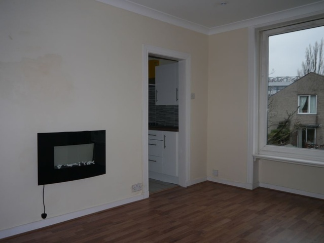  Image of 2 bedroom Flat to rent in Millport Avenue Glasgow G44 at Kings Park Glasgow Glasgow, G44 4RQ