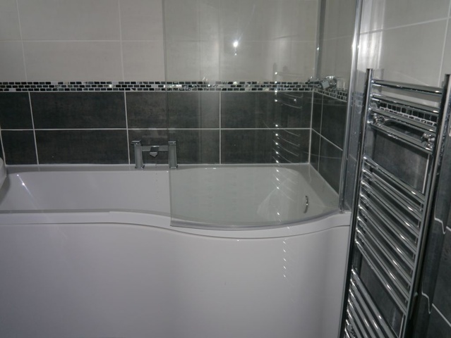  Image of 2 bedroom Flat to rent in Millport Avenue Glasgow G44 at Kings Park Glasgow Glasgow, G44 4RQ