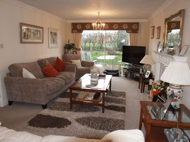 Image of 4 bedroom Detached house for sale in Mimosa Close Loughborough LE11 at Mimosa Close  Loughborough, LE11 2DJ