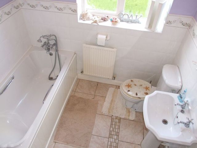  Image of 4 bedroom Detached house for sale in Mimosa Close Loughborough LE11 at Mimosa Close  Loughborough, LE11 2DJ
