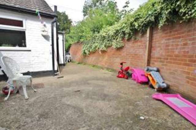  Image of 2 bedroom Detached house for sale in Mincing Lane Chobham Woking GU24 at Chobham  Chobham, GU24 8RX