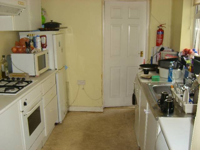  Image of 4 bedroom Detached house to rent in Minny Street Cathays Cardiff CF24 at Cathays Cardiff Roath, CF24 4ET