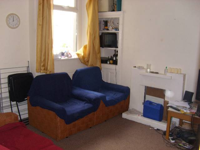  Image of 4 bedroom Detached house to rent in Minny Street Cathays Cardiff CF24 at Cathays Cardiff Roath, CF24 4ET