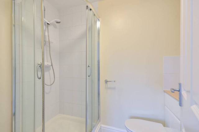  Image of 2 bedroom Flat for sale in Mitcham Road London SW17 at Mitcham Road  Tooting, SW17 9NN