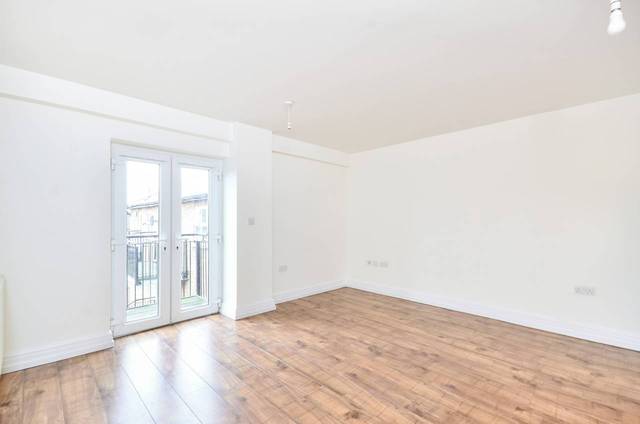  Image of 2 bedroom Flat for sale in Mitcham Road London SW17 at Mitcham Road  Tooting, SW17 9NN