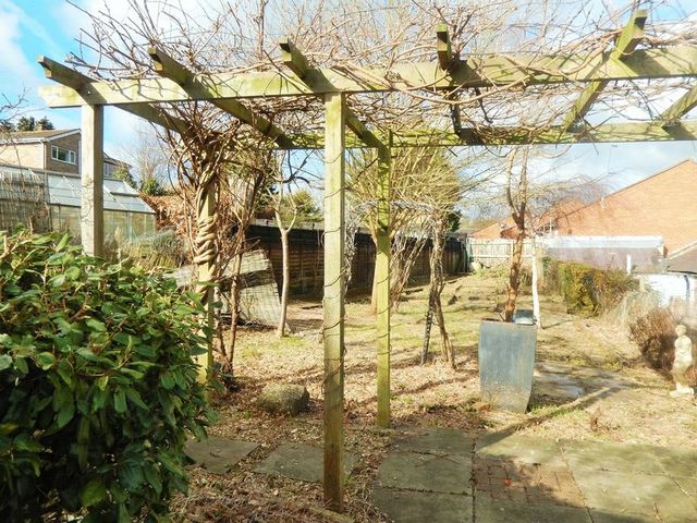  Image of 3 bedroom Terraced house for sale in Mitre Street Buckingham MK18 at Buckingham MK18 Buckingham, MK18 1DW