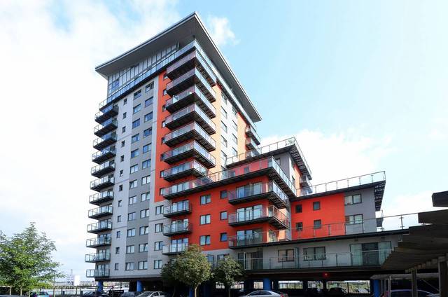  Image of 2 bedroom Flat for sale in Mast Quay London SE18 at Mizzen Mast House, Mast Quay  Woolwich, SE18 5NP
