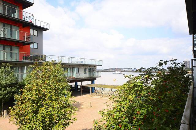  Image of 2 bedroom Flat for sale in Mast Quay London SE18 at Mizzen Mast House, Mast Quay  Woolwich, SE18 5NP