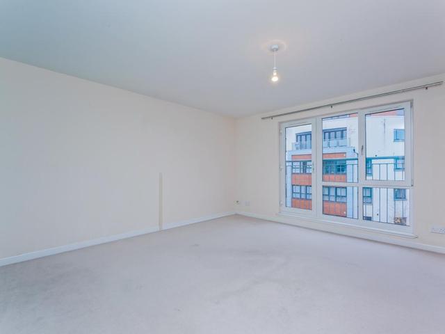  Image of 2 bedroom Flat to rent in Monart Road Perth PH1 at Perth Perthshire Perthshire, PH1 5UQ