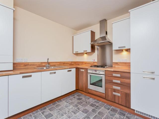  Image of 2 bedroom Flat to rent in Monart Road Perth PH1 at Perth Perthshire Perthshire, PH1 5UQ