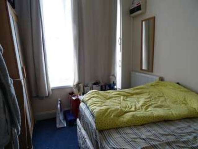  Image of 1 bedroom Flat to rent in Monmouth Place Bath BA1 at Bath, BA1 2AX