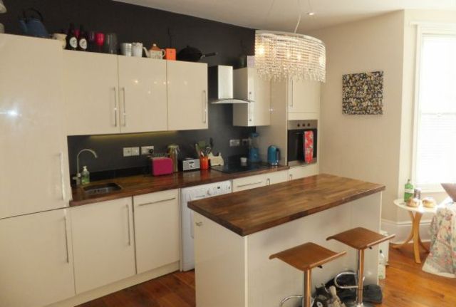  Image of 1 bedroom Flat for sale in Monson Colonnade Monson Road Tunbridge Wells TN1 at Tunbridge Wells, TN1 1LY