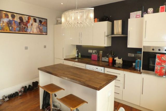  Image of 1 bedroom Flat for sale in Monson Colonnade Monson Road Tunbridge Wells TN1 at Tunbridge Wells, TN1 1LY