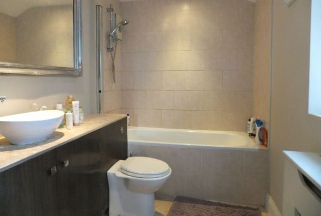  Image of 1 bedroom Flat for sale in Monson Colonnade Monson Road Tunbridge Wells TN1 at Tunbridge Wells, TN1 1LY