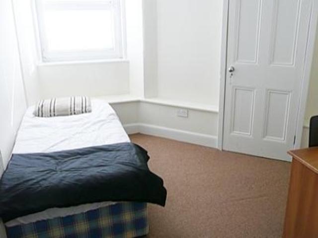  Image of 4 bedroom Flat to rent in Montpelier Park Edinburgh EH10 at Bruntsfield Edinburgh Edinburgh, EH10 4NQ
