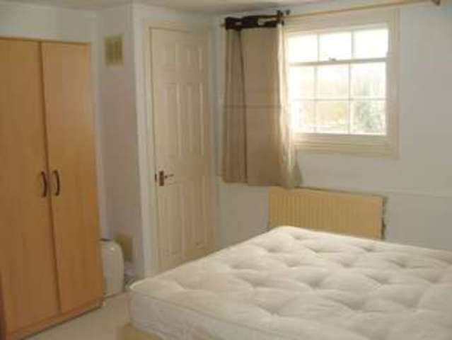  Image of 1 bedroom Flat to rent in Montpellier Gloucester GL1 at Montpellier Mews  Gloucester, GL1 1LF