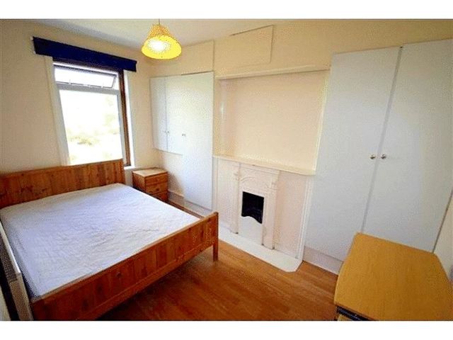  Image of 5 bedroom Semi-Detached house to rent in Moorfield Road Cowley Uxbridge UB8 at Moorfield Road  Uxbridge, UB8 3SL