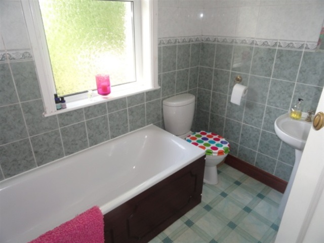  Image of 3 bedroom Semi-Detached house for sale in Moorhead Crescent Shipley BD18 at Moorhead, Shipley, BD18 4LQ