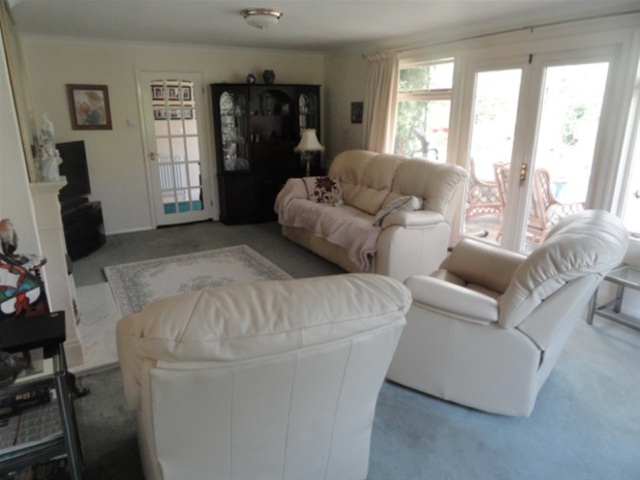  Image of 3 bedroom Detached house for sale in Moorhead Lane Shipley BD18 at Moorhead, Shipley, BD18 4JW