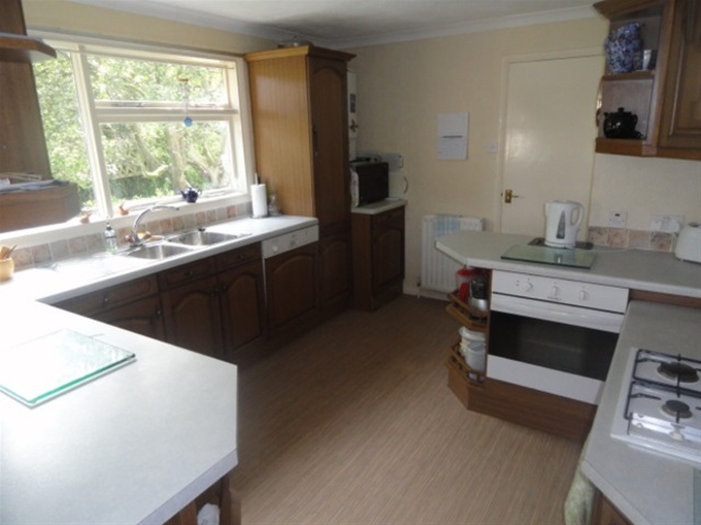  Image of 3 bedroom Detached house for sale in Moorhead Lane Shipley BD18 at Moorhead, Shipley, BD18 4JW