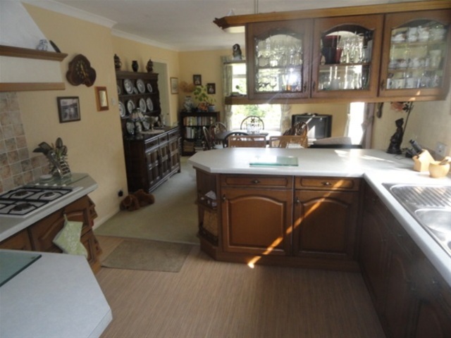  Image of 3 bedroom Detached house for sale in Moorhead Lane Shipley BD18 at Moorhead, Shipley, BD18 4JW