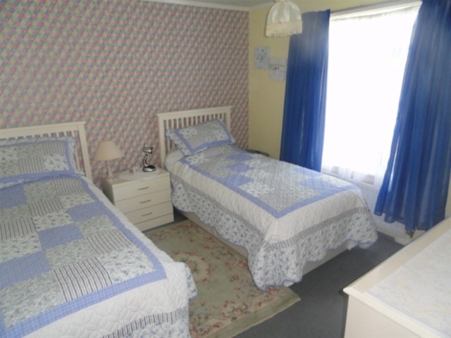  Image of 3 bedroom Detached house for sale in Moorhead Lane Shipley BD18 at Moorhead, Shipley, BD18 4JW