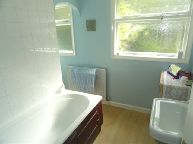  Image of 3 bedroom Detached house for sale in Moorhead Lane Shipley BD18 at Moorhead, Shipley, BD18 4JW