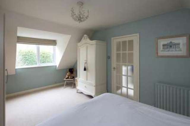  Image of 3 bedroom Town House for sale in Moorside Court Ilkley LS29 at Ilkley West Yorkshire Ilkley, LS29 8UF