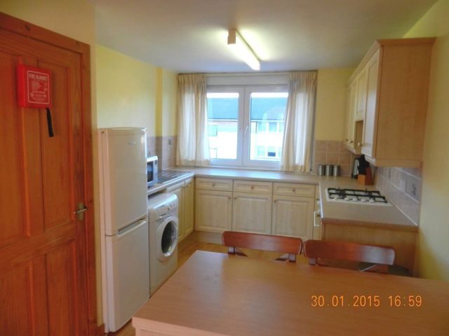  Image of 2 bedroom Flat to rent in Moredun Park Green Edinburgh EH17 at Gilmerton Edinburgh Edinburgh, EH17 7LS