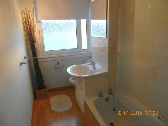  Image of 2 bedroom Flat to rent in Moredun Park Green Edinburgh EH17 at Gilmerton Edinburgh Edinburgh, EH17 7LS