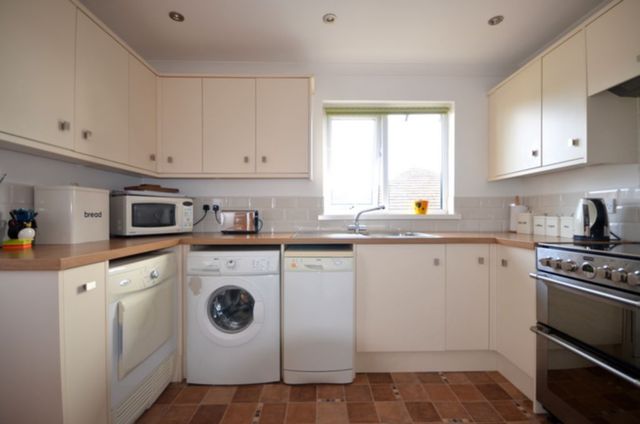  Image of 2 bedroom Bungalow for sale in Morningside Dawlish EX7 at Morningside  Holcombe, EX7 9SL