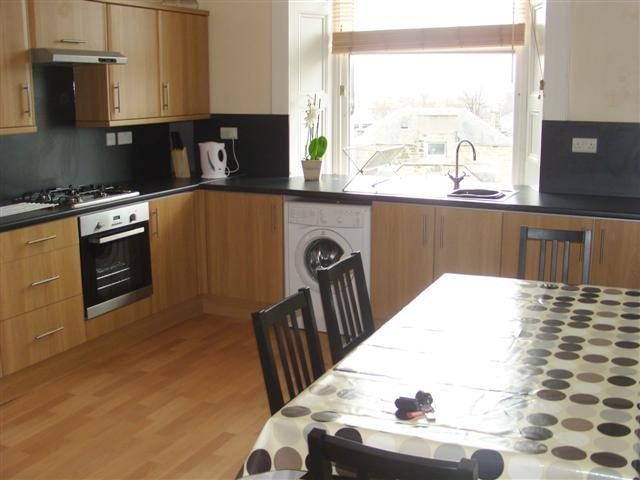 Image of 4 bedroom Flat to rent in Morningside Road Edinburgh EH10 at Morningside Edinburgh Edinburgh, EH10 4BZ