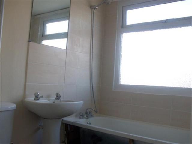  Image of 2 bedroom Flat to rent in Moscow Drive Old Swan Liverpool L13 at Stoneycroft  Liverpool, L13 7DF