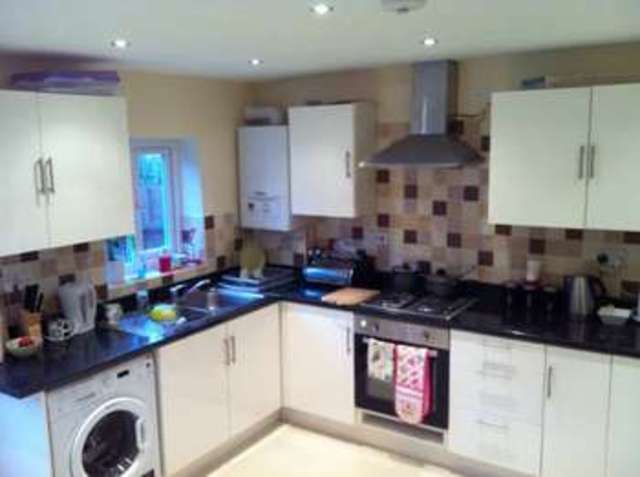  Image of House Share to rent in Moselle Avenue London N22 at London Noel Park London, N22 6EX