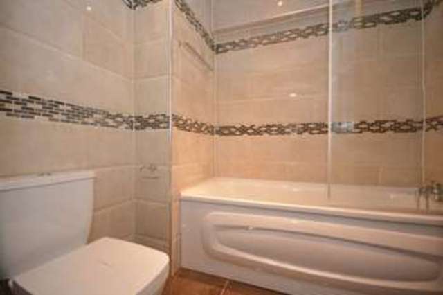  Image of House Share to rent in Moselle Avenue London N22 at London Noel Park London, N22 6EX