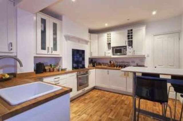  Image of 2 bedroom Terraced house to rent in Mount Pleasant Wokingham RG41 at Wokingham Berkshire Eastheath, RG41 2YG