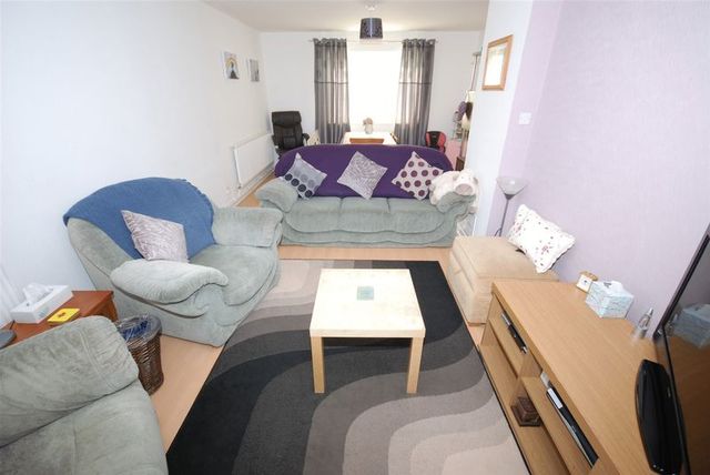  Image of 3 bedroom Terraced house for sale in Mountsfield Frome BA11 at Mountsfield  Frome, BA11 5AR