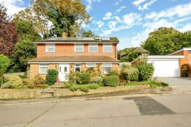  Image of 4 bedroom Detached house for sale in Mountview Northwood HA6 at Northwood, HA6 3NZ