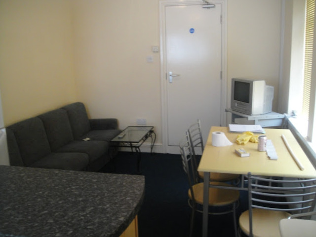  Image of 4 bedroom Terraced house to rent in Moy Road Cardiff CF24 at Moy Road  Cardiff, CF24 4TE