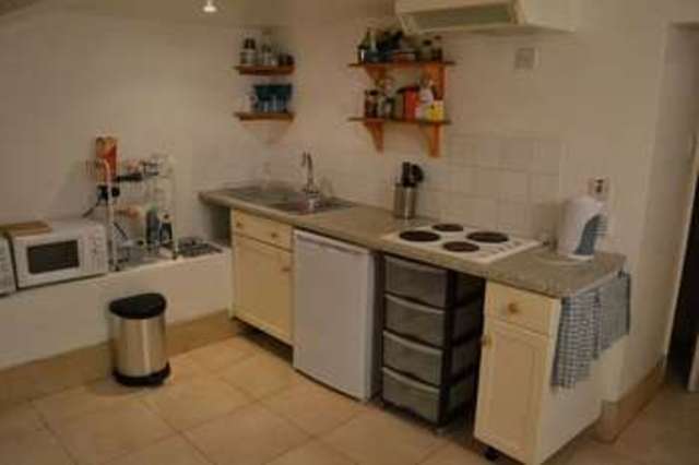  Image of 1 bedroom Property to rent in Musard Road London W6 at Musard Road  Fulham, W6 8NR