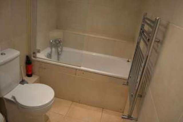  Image of 1 bedroom Property to rent in Musard Road London W6 at Musard Road  Fulham, W6 8NR