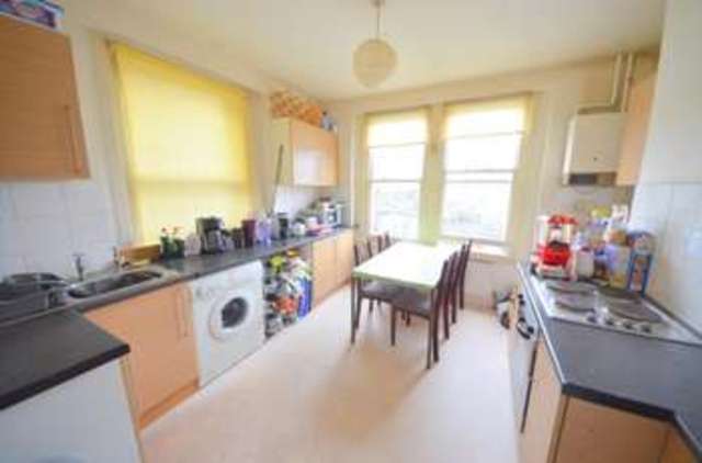  Image of 4 bedroom Apartment to rent in Muswell Hill Broadway London N10 at Muswell Hill Broadway  Muswell Hill, N10 3RS