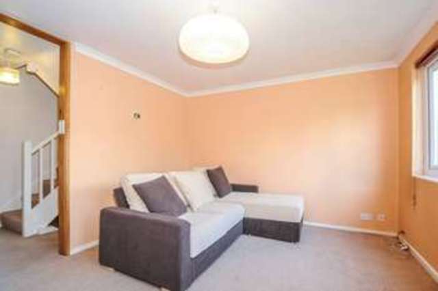  Image of 1 bedroom Property for sale in Myrtleside Close Northwood HA6 at Northwood, HA6 2XH