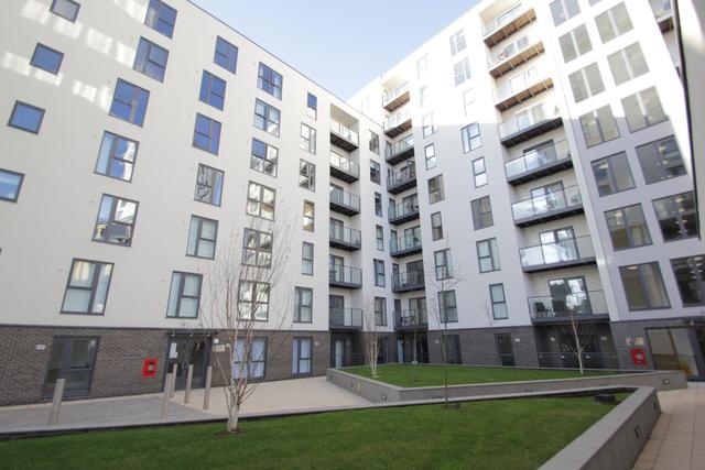  Image of 2 bedroom Apartment for sale in Guildford Road Hook Heath Woking GU22 at Guildford Road Woking Woking, GU22 7RF